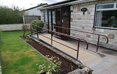 long outdoor mobility ramp